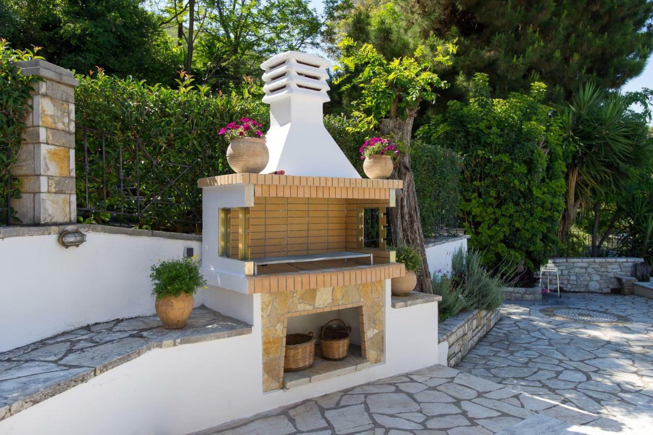 Imerolia Beach Villa Kassiopi Corfu Exteriör bild
